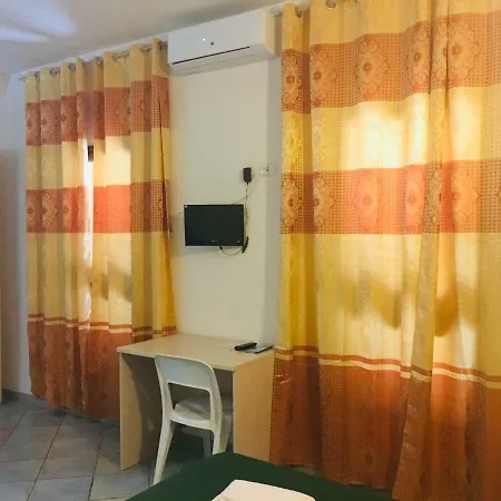 Villamarina سانتا تيريزا غالّورا